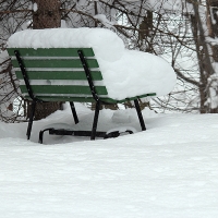 bench-snow2